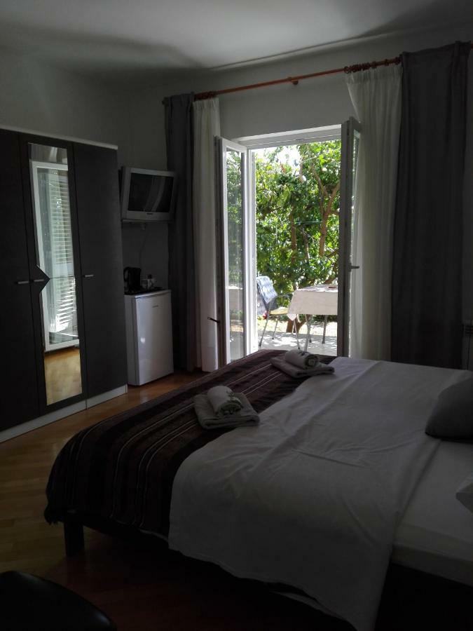 Sobe Tonica Hotell Krk Town Exteriör bild